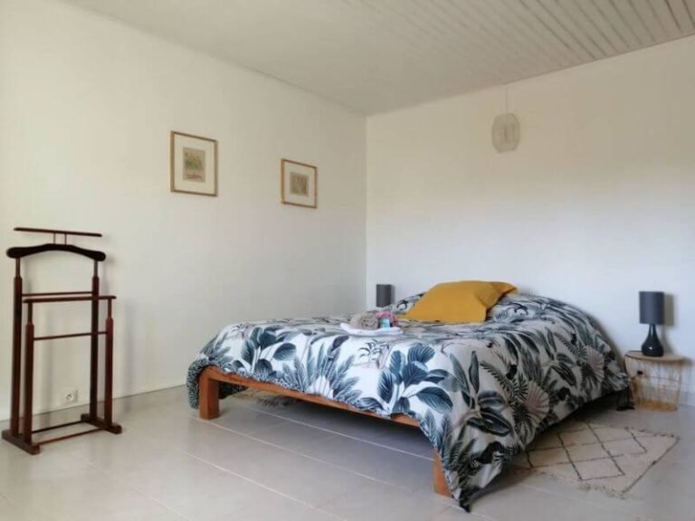 logement airbnb rochefort du gard